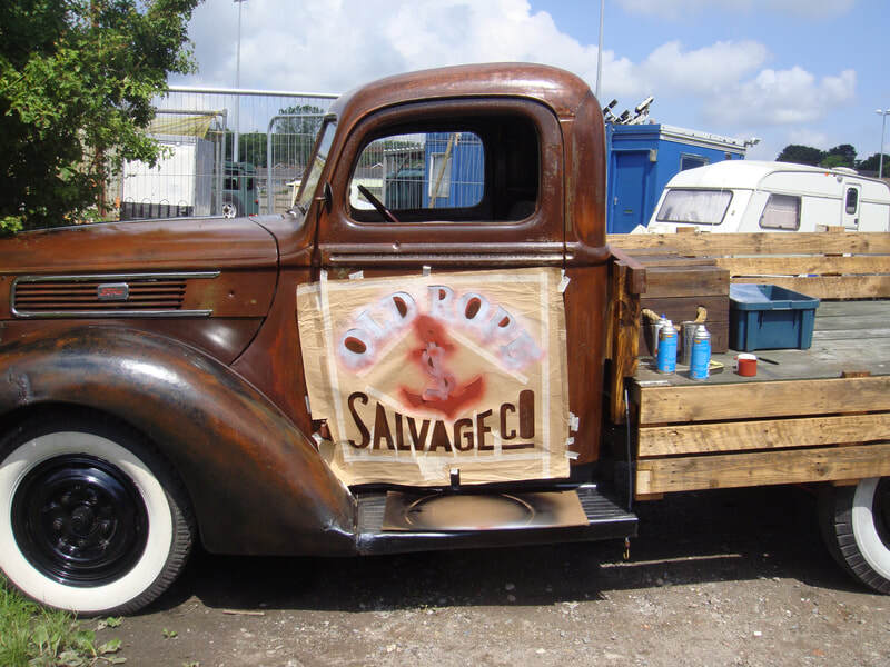 Sign-Painting our 1941 Ford Truck